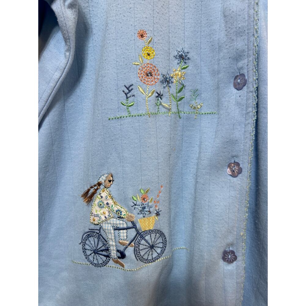 VTG Button Up XL Blue Embroidered Flowers Girl Riding Bike Ribbed - Picture 2 of 11